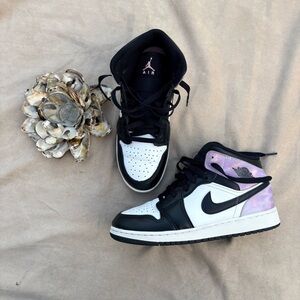 Nike Air Jordan 1 Mid Bleached Coral White Black Purple Size 6.5 Y